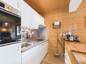 Kühlschrank, Geschirrspüler