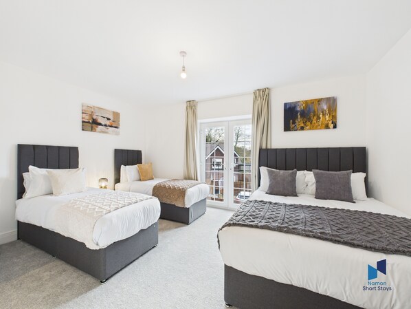 4 bedrooms, iron/ironing board, travel crib, free WiFi