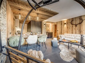 TV - Tignes - Chalet Club 1, 10 Pers, 4 Rms, 93m² with Wifi (Tignes)