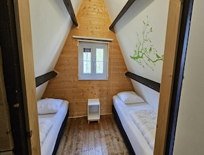 Chalé | 2 quartos, roupa de cama