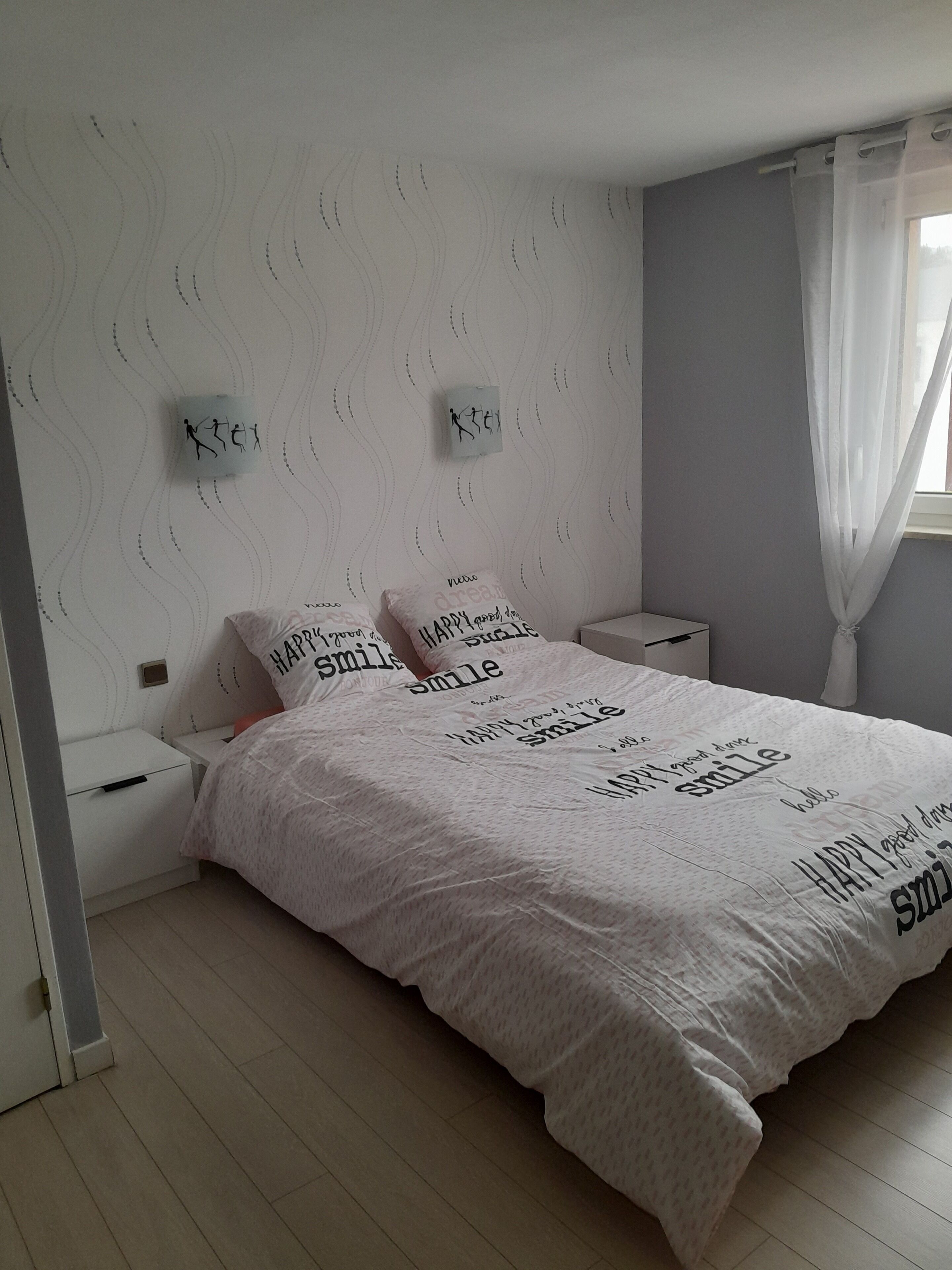 2 chambres, fer et planche à repasser, Wi-Fi, draps fournis