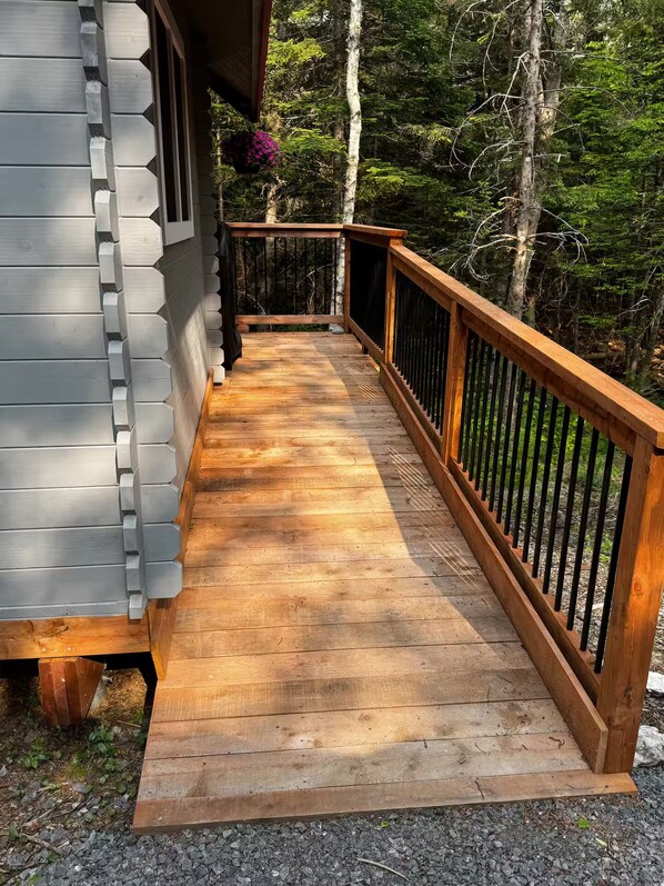 Terrace/patio - Romantic Nature Stay | Accessible Cabin for 2 (Mount Uniacke)