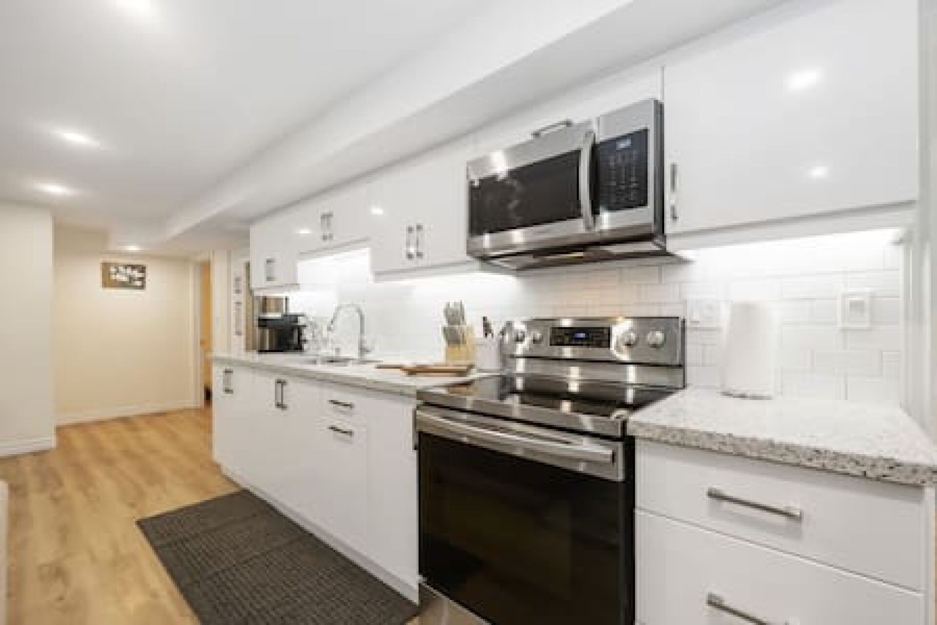 微波炉、烤箱、炉灶