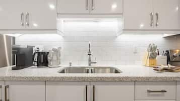 微波炉、烤箱、炉灶