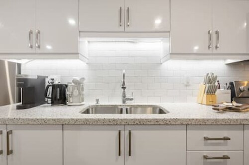 Bright Basement Home|Family-Friendly 3BR Retreat