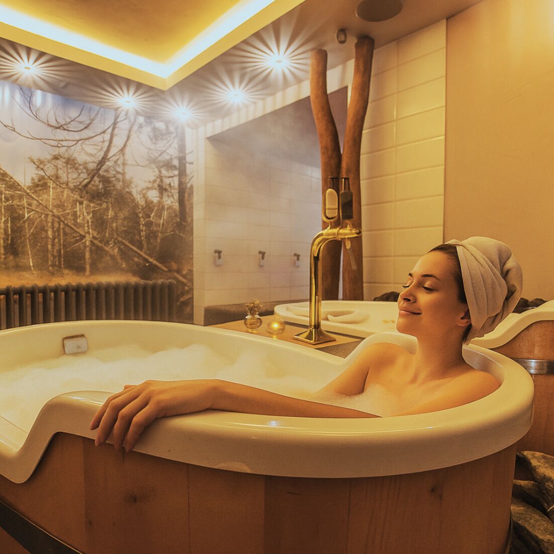 Couples treatment rooms, sauna, hot tub, steam room, Turkish bath