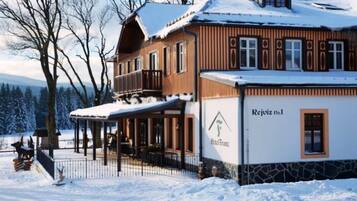 Fachada da propriedade