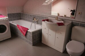 Amenidades de baño ecológicas, secadora de cabello, toallas, jabón 