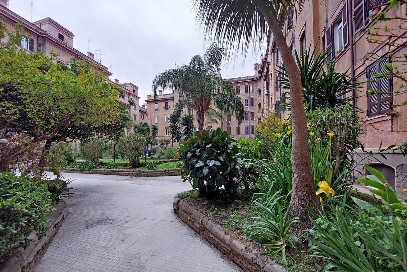 المنطقة المحيطة بالمنشأة