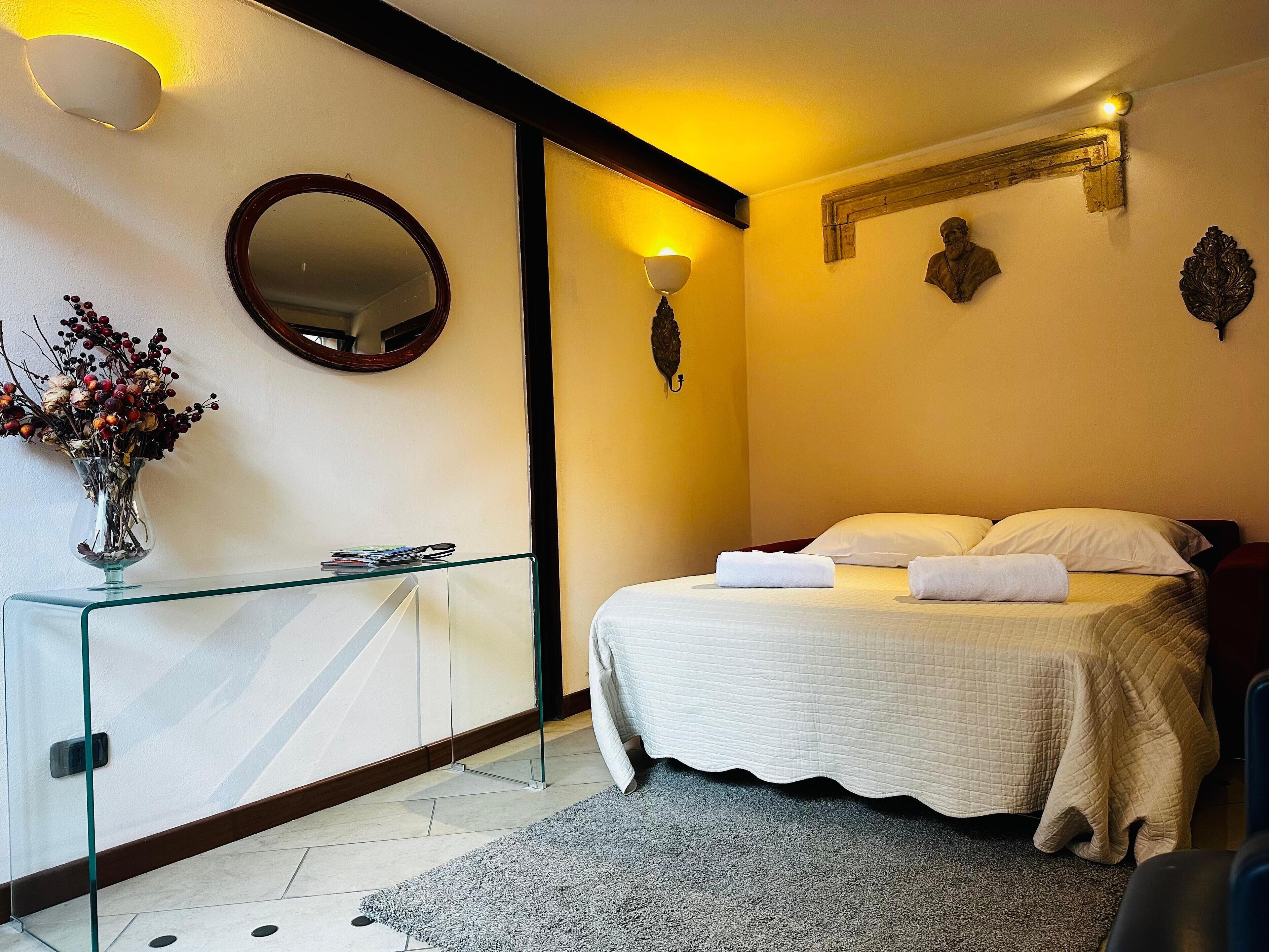 Iron/ironing board, WiFi, bed sheets