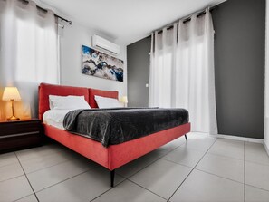 3 bedrooms, iron/ironing board, free WiFi, bed sheets - Villa Melinda: Comfort & Privacy Near the Beach (Protaras)