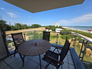 Outdoor dining - Relaxing vacation apartment on the Baltic Sea with a view and close to the beach! (Fehmarn)