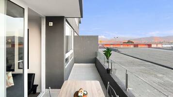 Apartment | Outdoor dining