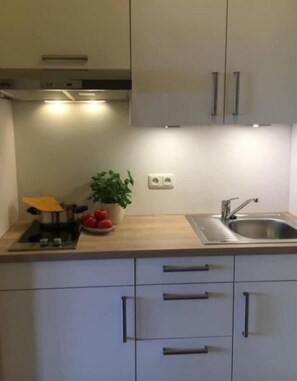 Fridge, stovetop, coffee/tea maker, cookware/dishes/utensils - Experience unforgettable days in our charming vacation apartment on the Baltic Sea! (Fehmarn)