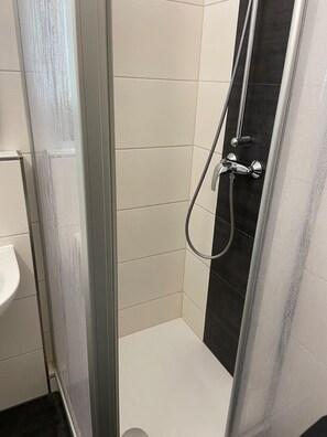 Bathroom - Vacations right on the beach: relax in our cozy apartment Armin! (Fehmarn)