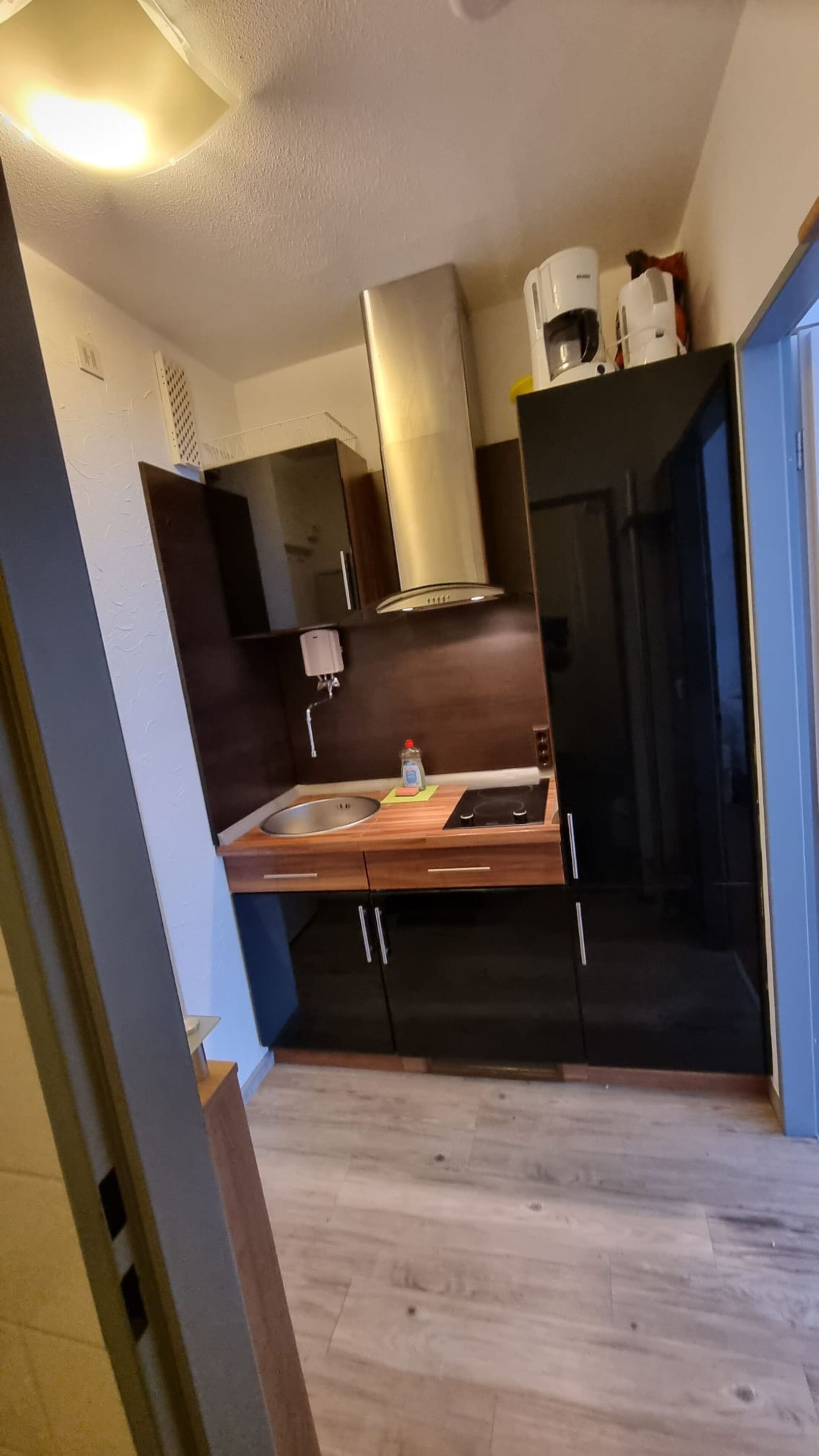 冰箱、微波炉、烤箱、炉灶