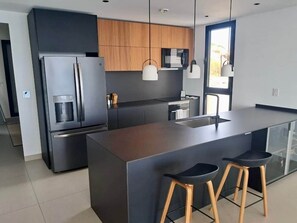Kühlschrank, Herdplatte