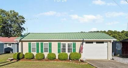 Wonderful 3-bedroom house with AC in welcoming Cross Hill