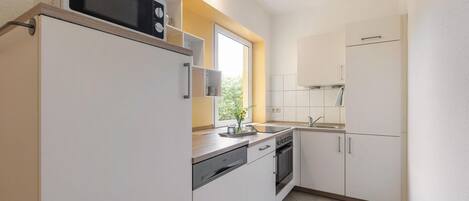 Refrigerador, horno, parrilla de estufa y lavavajillas