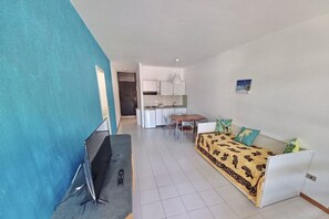 Interior - Staying in the Marina di Bibbona Apartments combines the convenience of feeling at home with the comfort of a holiday in a green setting, just steps from the sea and all the main amenities. With its pleasant atmosphere, <b>Marina di Bibbona</b> combines  (Marina di Bibbona)