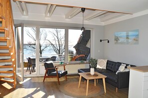 TV, DVD player, stereo - Relax at Quartier Meerblick - your vacation right by the sea! (Fehmarn)