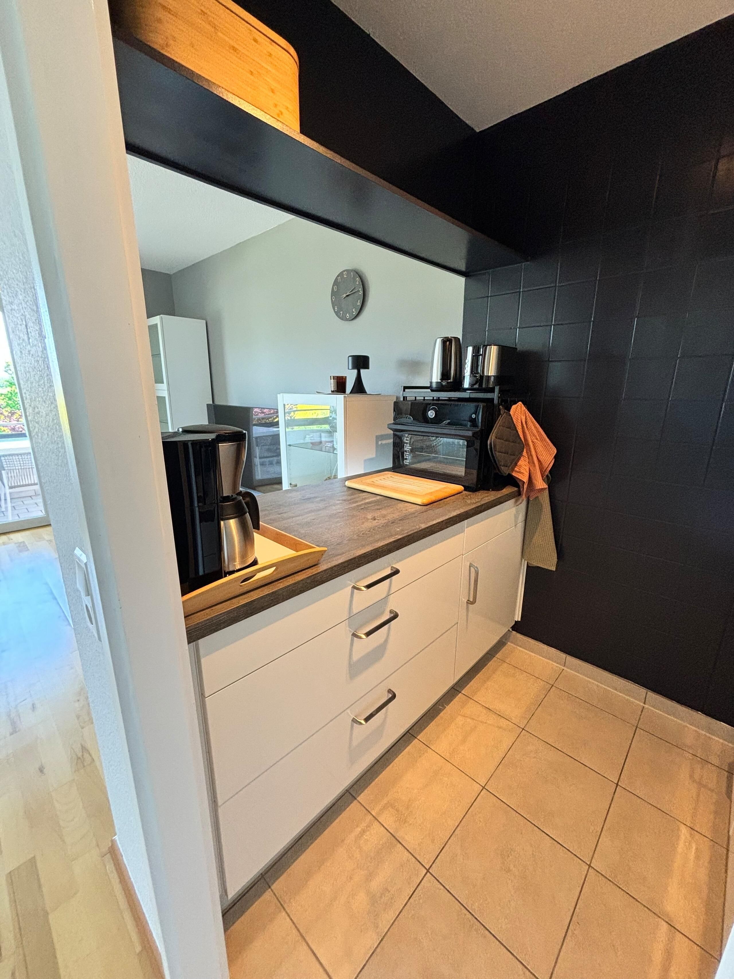 ثلاجة، ميكروويف، فرن، موقد طهي مسطح