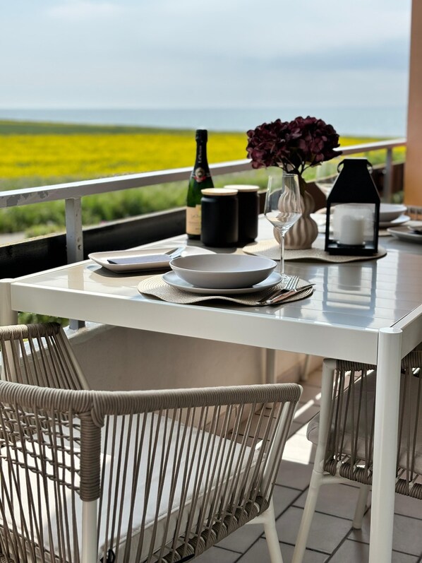 Outdoor dining - Pure relaxation at Quartier Strandblick - vacation right by the sea! (Fehmarn)
