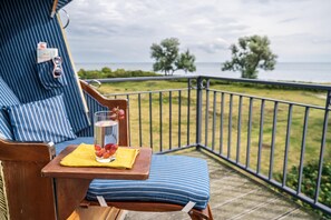 Property grounds - Niemeyer vacation apartment right on the water with balcony & sea view at Fehmarnsund (Fehmarn)