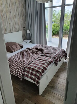 Free WiFi - Only 40 m to the Baltic Sea - stylish vacation apartment on Fehmarnsund with terrace (Fehmarn)