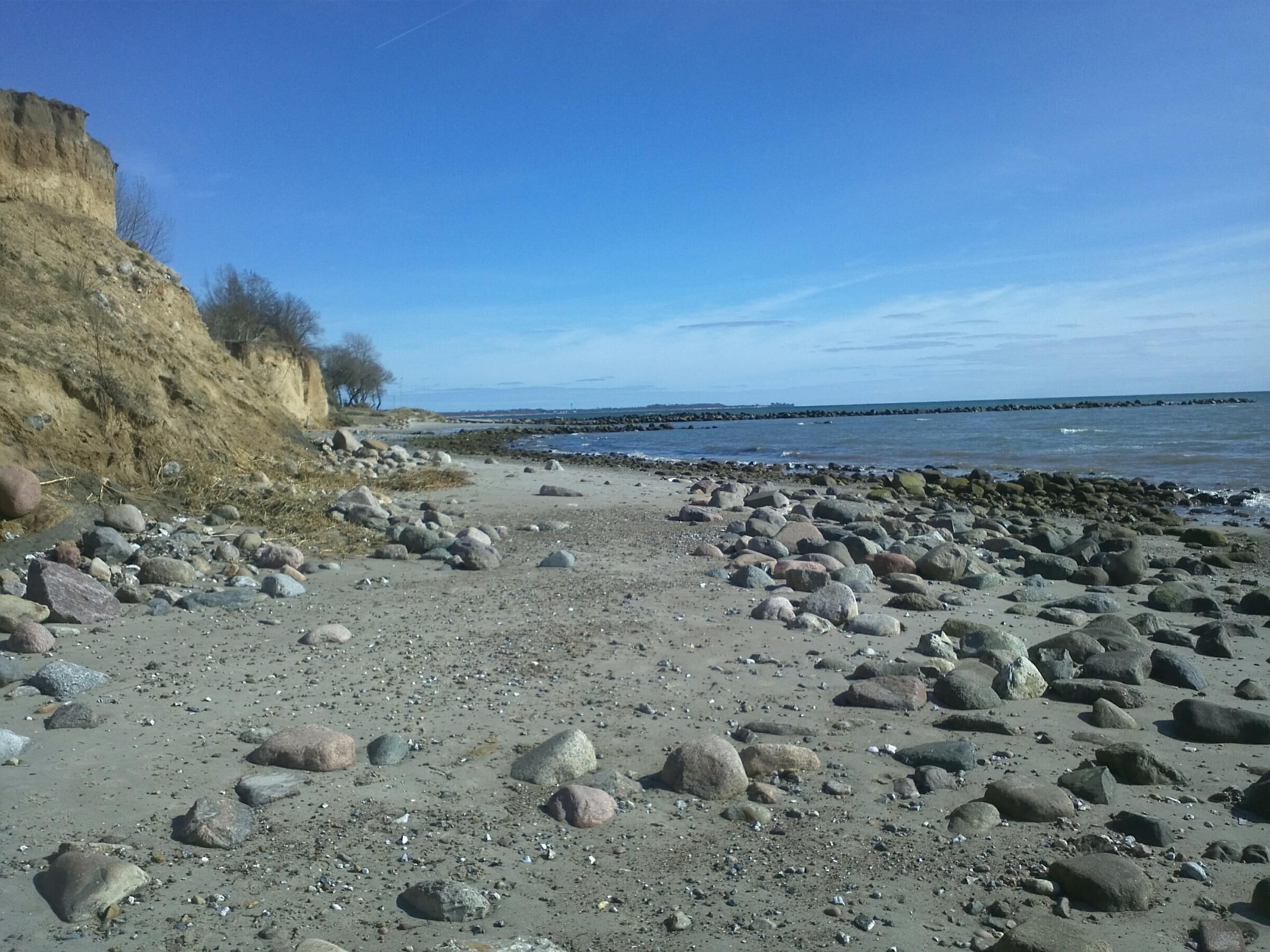 بالقرب من الشاطئ