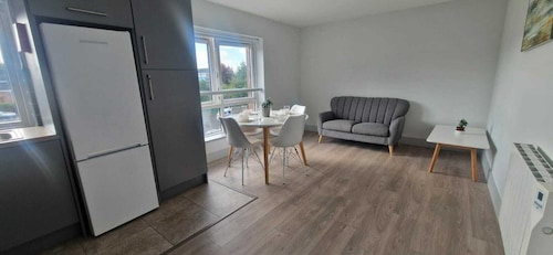 Refurbed 4BDR Home on Dock Road Near City Centre