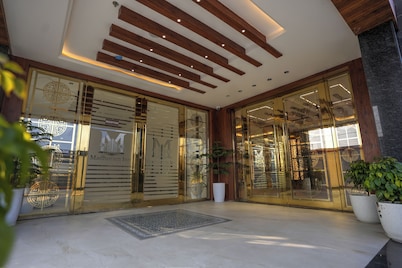 Madhuram Inn