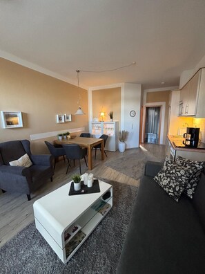 TV, ping pong - Directly south beach Fehmarn stylish apartment with terrace on the promenade (Fehmarn)