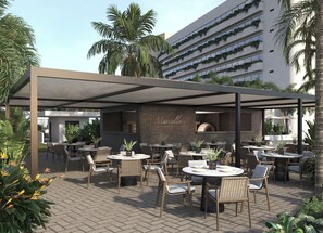 Outdoor dining - Sunrise Emerald (Paralimni)