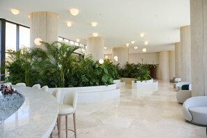 Lobby - Sunrise Emerald (Paralimni)