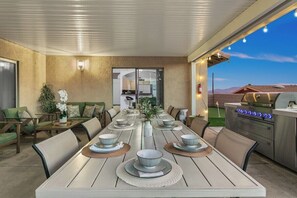 Outdoor dining - 3BR Desert Escape , Pool, Views & Mini Golf (Desert Hot Springs)