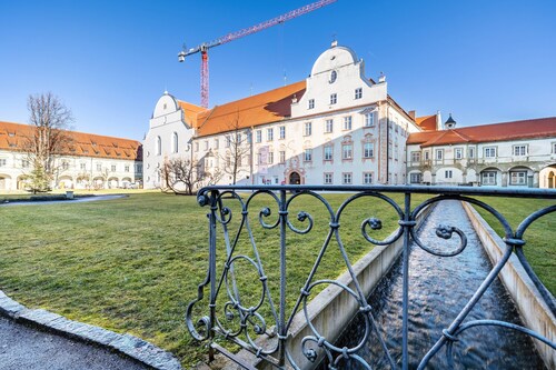 Apartment 'Traumhafte Neue Große Idyllisch Am Bach' with Mountain View, Balcony and Wi-Fi