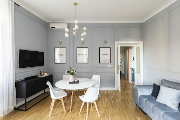 TV - Charming home near San Giovanni (Roma)