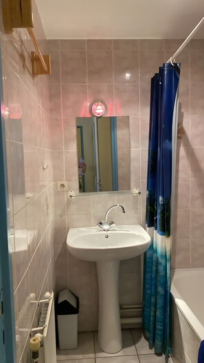 Een douche, een haardroger