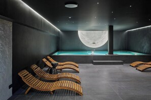 Couples treatment room(s), sauna, aromatherapy, hot stone massages