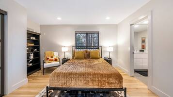 Työpöytä, silitysrauta/-lauta, vauvan matkasänky, ilmainen Wi-Fi