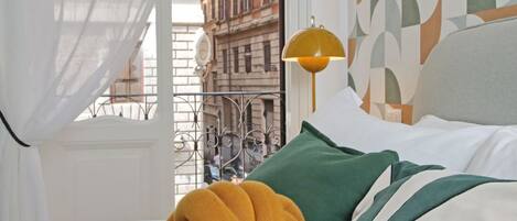 デスク、アイロン / アイロン台