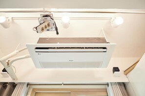 Miscellaneous - Hongdae/duplex/Queen bed/2 mats/full bath/AC/WiFi (Seoul)