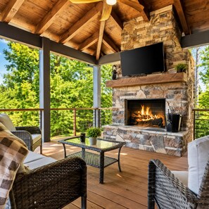 Property grounds - Whispering River Retreat - - Private Dock on the Toccoa River (Mineral Bluff)