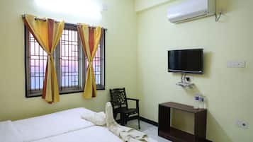 Classic Double Room | Desk, free WiFi
