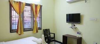 Lakshmi Palace Near MGR Bus Stand