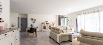 Holiday Home 'Maison Lahourcade' with Private Terrace, Private Garden and Wi-Fi