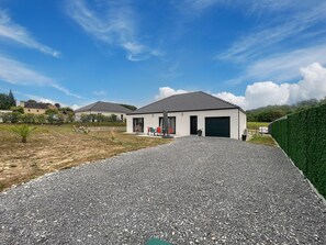 Exterior - Holiday Home 'Maison Lahourcade' with Private Terrace, Private Garden and Wi-Fi (LAHOURCADE)