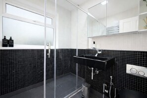 Hair dryer, towels - Spencer And Jackson Short Term Rental Oxford Near Hospital And University (Headington)