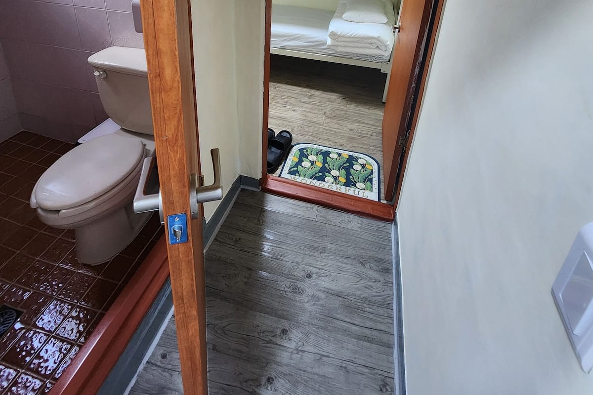 Basic Twin Room | Desk, blackout drapes, iron/ironing board, free WiFi